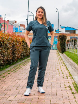 uniforme universal veyra mujer