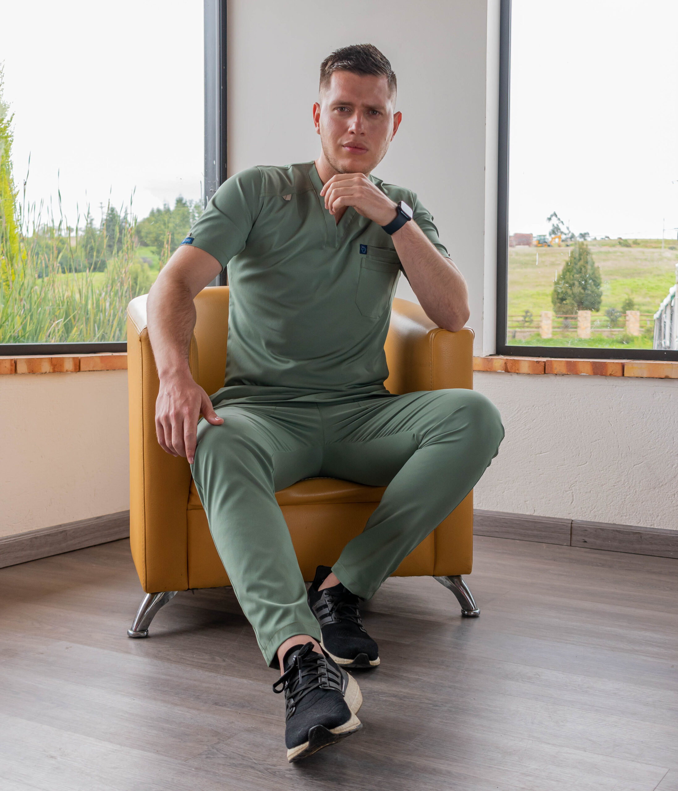 uniforme lotus eón hombre uniforme lotus eón hombre