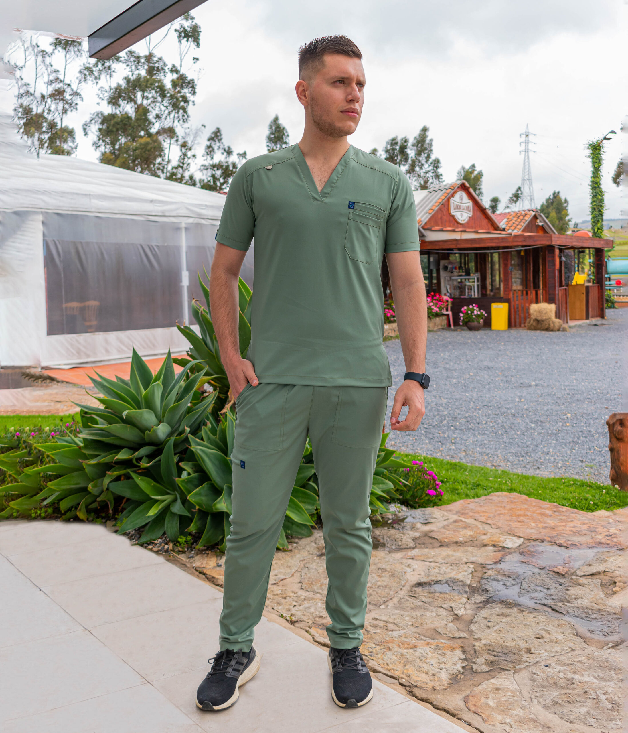 uniforme lotus eón hombre uniforme lotus eón hombre mercury