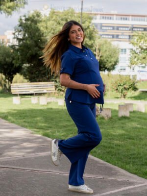 Inicio uniforme lotus mommy abrazo mujer